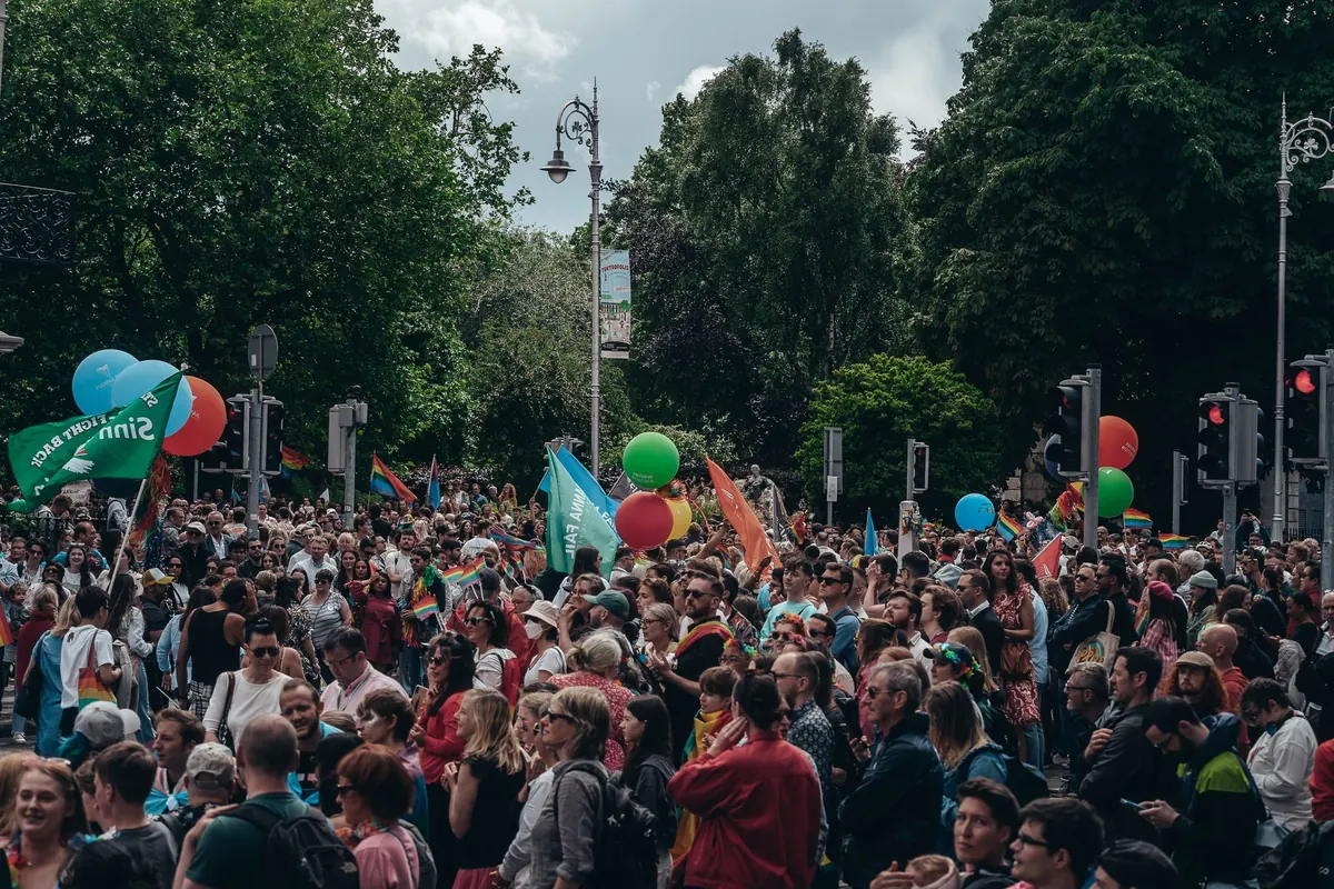 How to Plan a Community Event in a Public Square: Permits, Layout and Safety